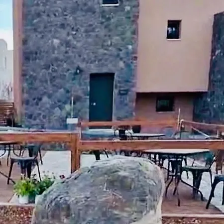 Lejlighedshotel Golden Moments Luxury Stone A Mesariá