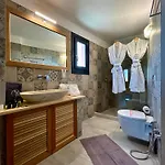 Апарт-отель Golden Moments Luxury Stone A 4*