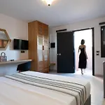 Golden Moments Luxury Stone A Апарт-отель 4*