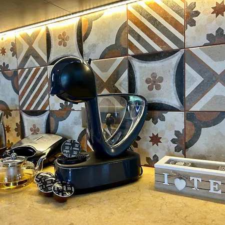 Golden Moments Luxury Stone A 아파트호텔 4*