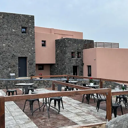 Golden Moments Luxury Stone A 아파트호텔 메사리아