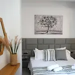 מלון דירות Golden Moments Luxury Stone A 4*