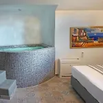 מלון דירות Golden Moments Luxury Stone A
